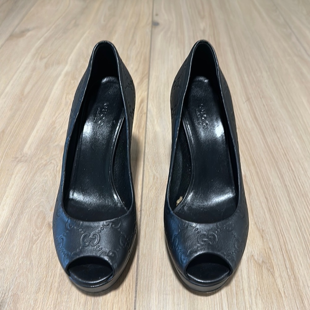 Gucci Black Guccissima Leather Peep Toe
Platform Pumps